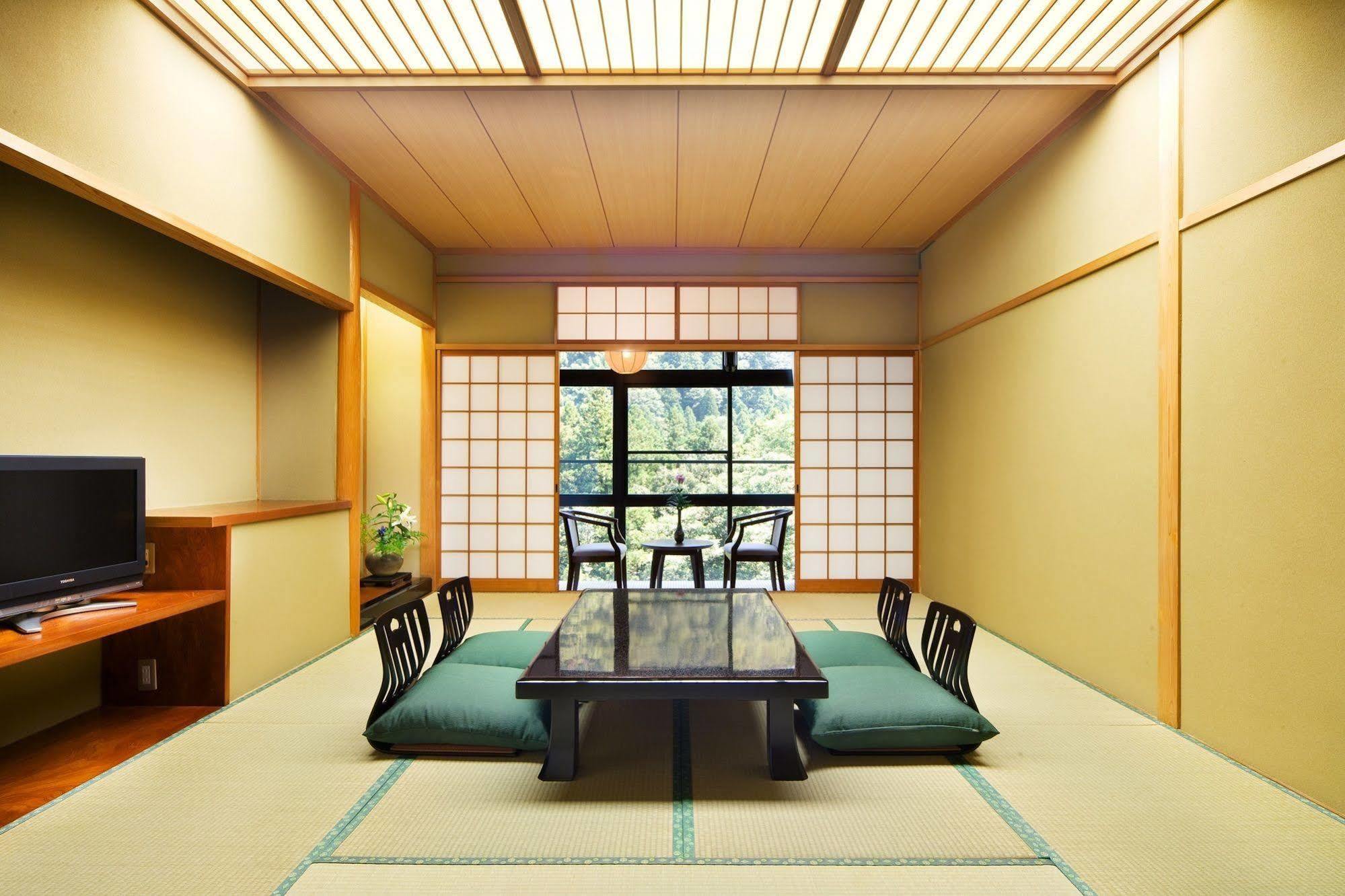 Yamanaka Onsen Kagari Kisshotei Экстерьер фото